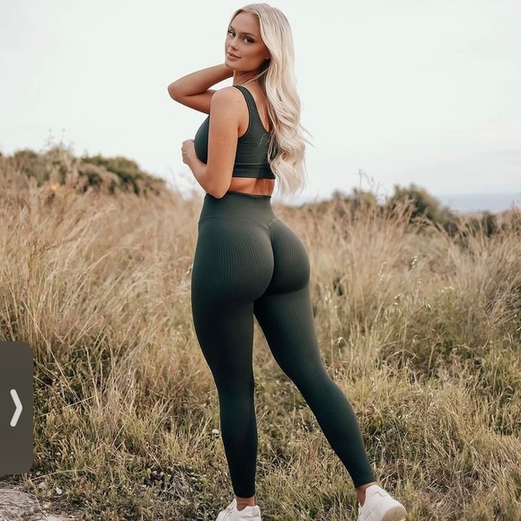 Bombshell Sportswear Pop Seamless bra XS/S 💚 - Picture 2 of 3